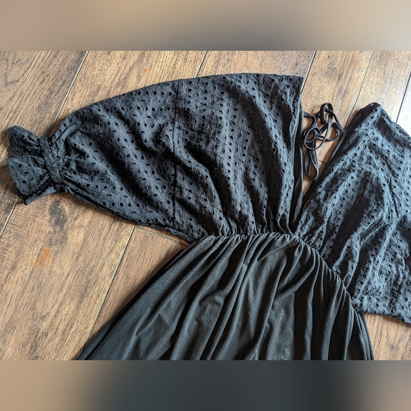 New! NINEXIS Size S Deep Front & Back V Toe Back Bohemian Mini Crochet Coverup - Picture 4 of 16